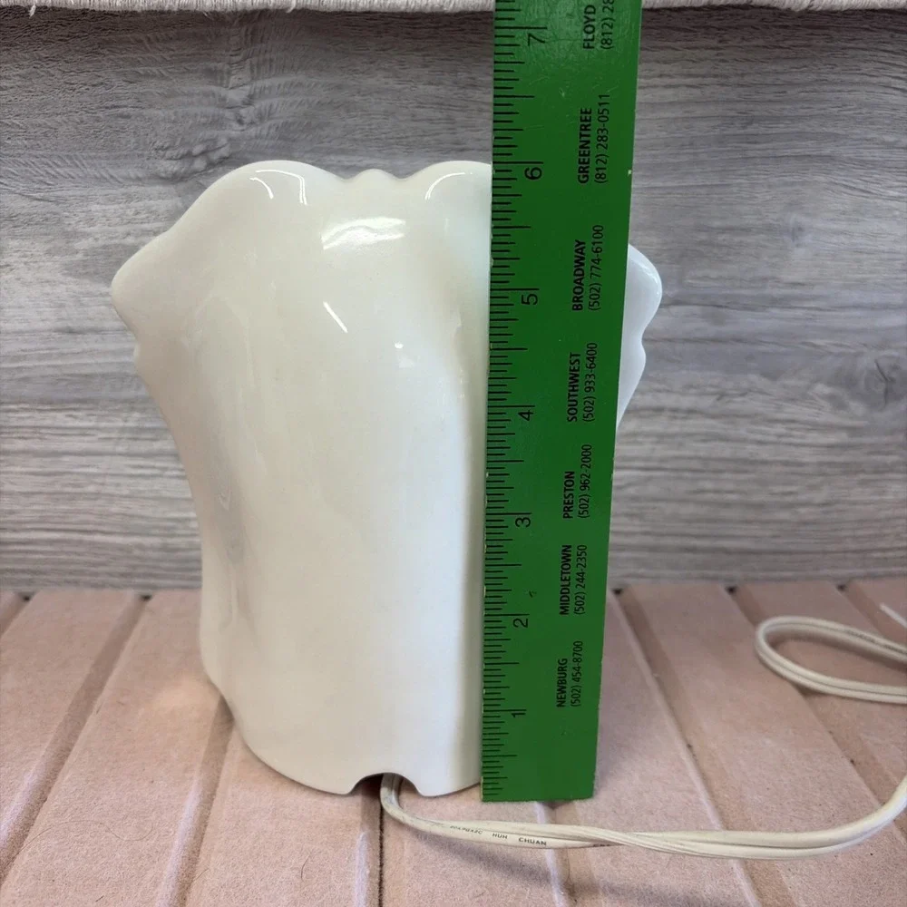 Vintage Porcelain Night Light Lamp with Angels Cherubs 6.25